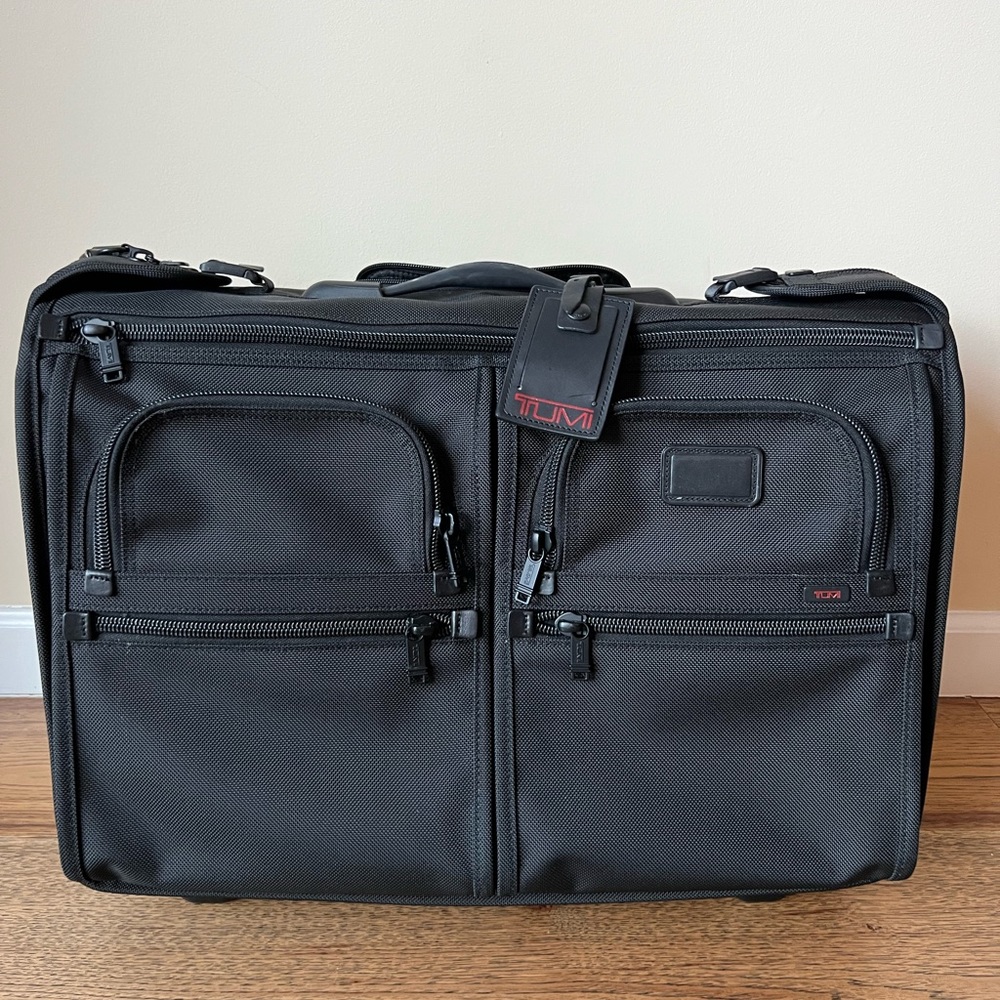 Tumi Alpha 2 Wheeled Rolling 22" Garment Bag Ballistic Suitcase 22033DH - NEW!